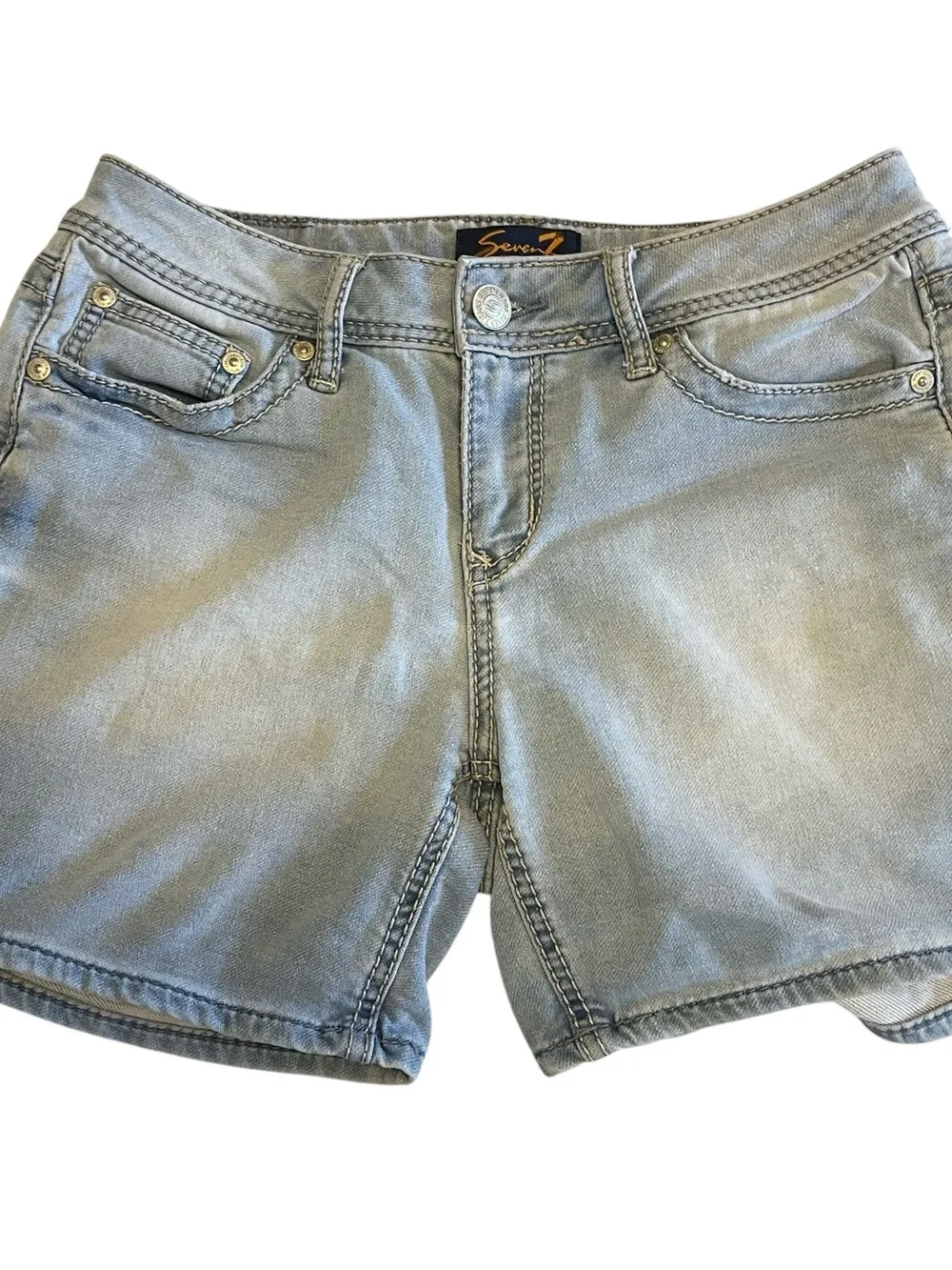 Seven7 Light Wash Mid Rise Denim Jean Shorts Size 6